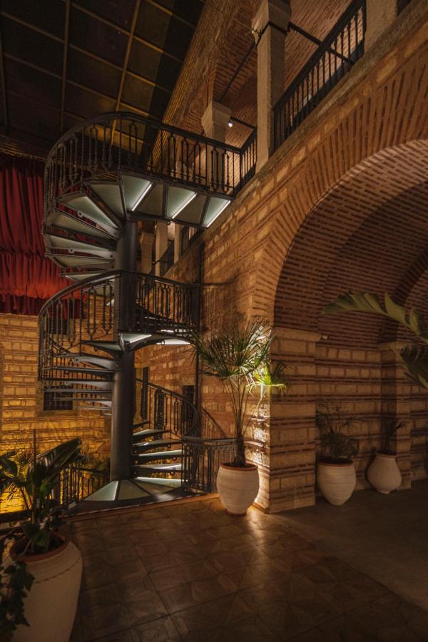 Han 1772 Hotel Isztambul Kültér fotó Spiral staircase
