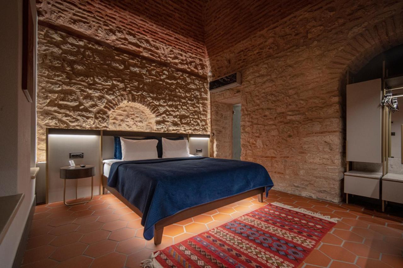 Han 1772 Hotel Isztambul Kültér fotó A bedroom at the hotel